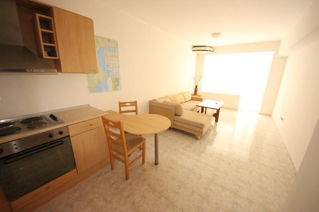 Sunny Day 1 - Menada Apartments Sunny Beach Room photo
