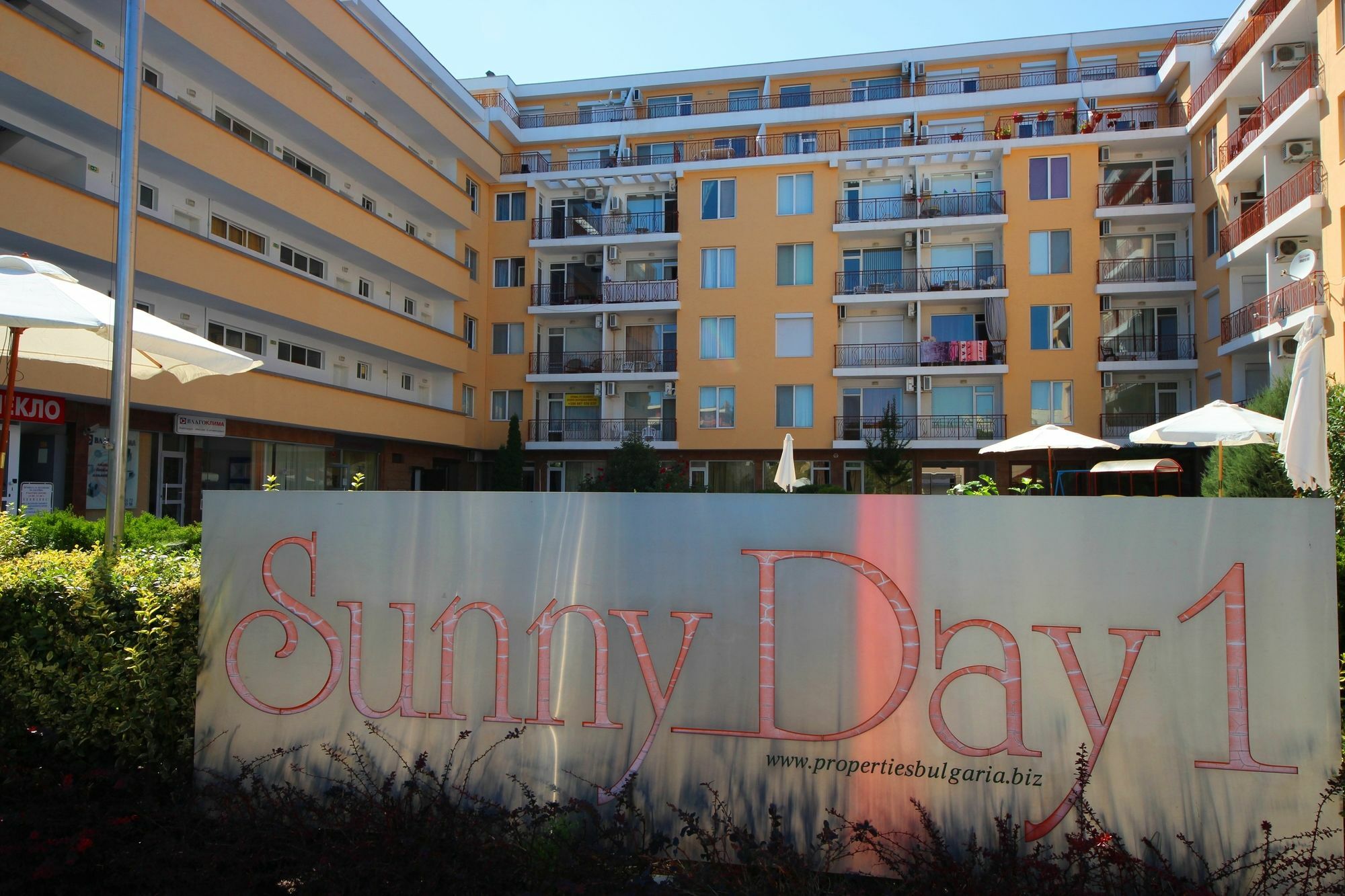 Sunny Day 1 - Menada Apartments Sunny Beach Exterior photo