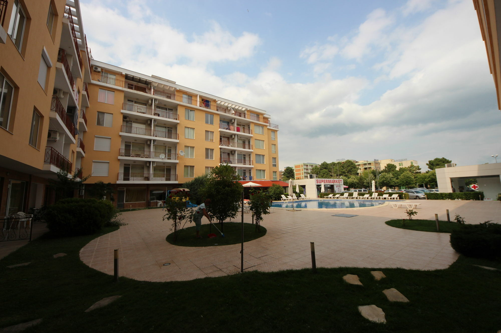 Sunny Day 1 - Menada Apartments Sunny Beach Exterior photo