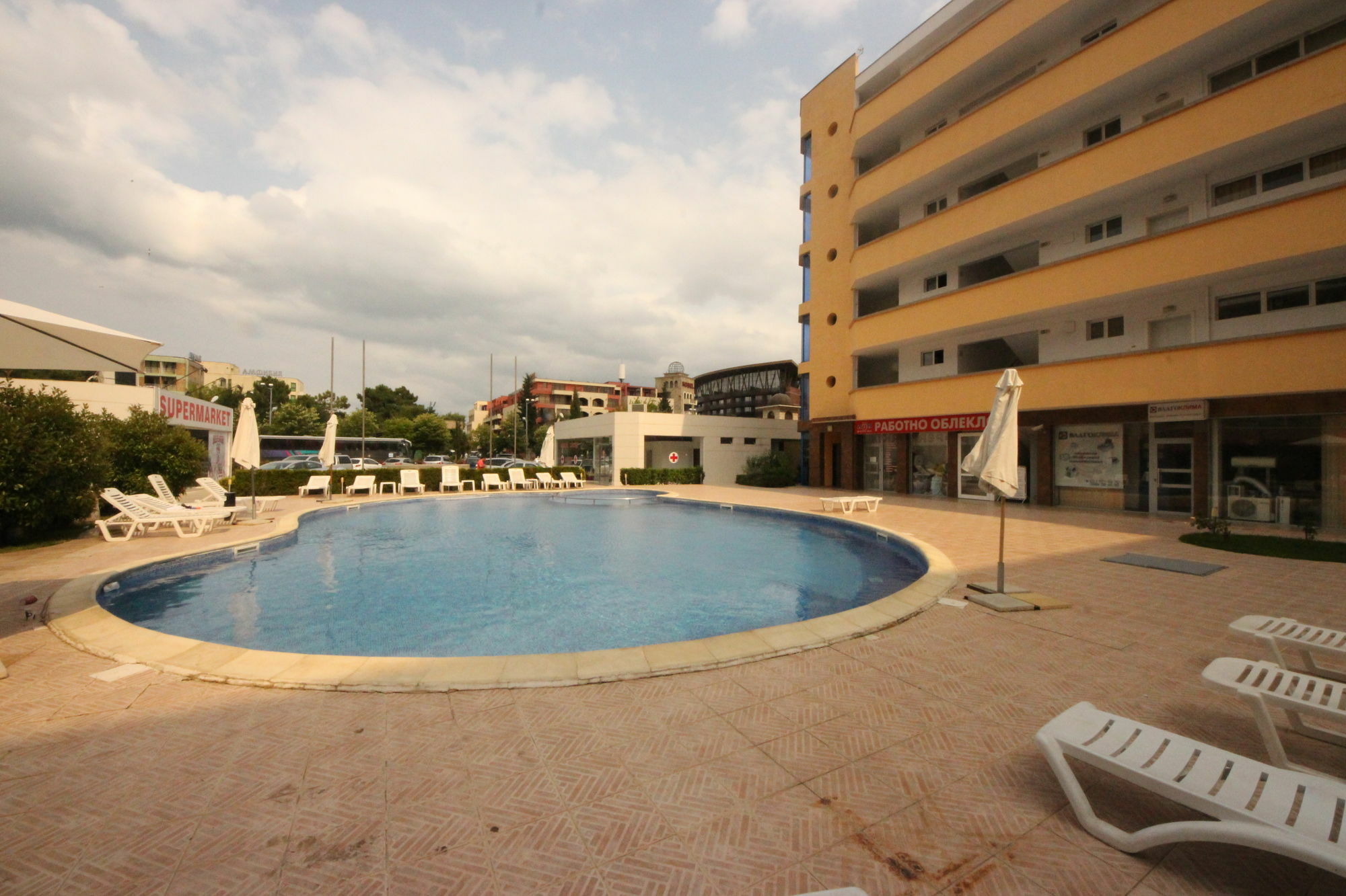 Sunny Day 1 - Menada Apartments Sunny Beach Exterior photo